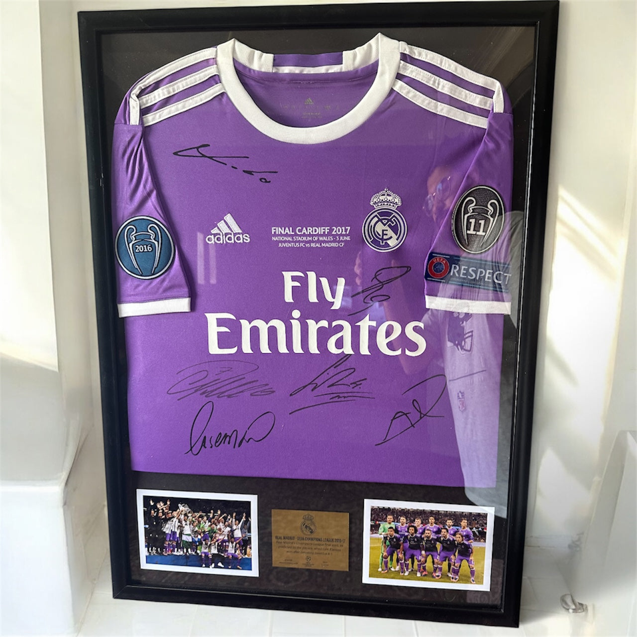 Autographed Madrid players 2017 UCL final