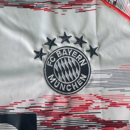 Bayern Munich away 25-26